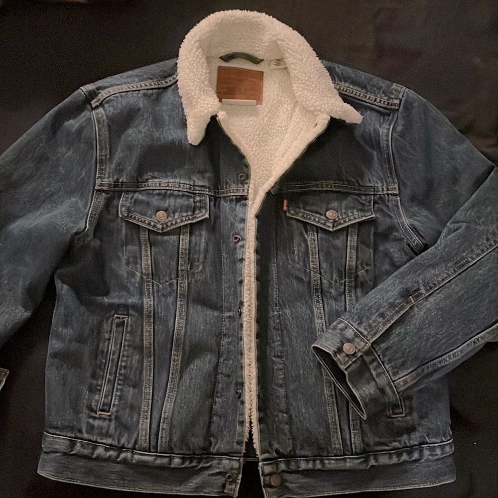 Levi’s Premium Denim Women’s Oversized Sherpa Trucker Jacket M